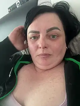 Amandamuller1982 online show from 25, 2, 2025