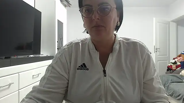 Amandamuller1982 online show from 2, 11, 2025