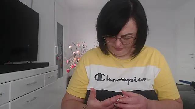 Amandamuller1982 online show from 5, 2, 2025