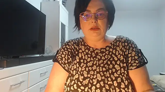 Snapshot of Amandamuller1982 chatting on 6, 5, 2026 Amandamuller1982 online show from 6, 5, 2026