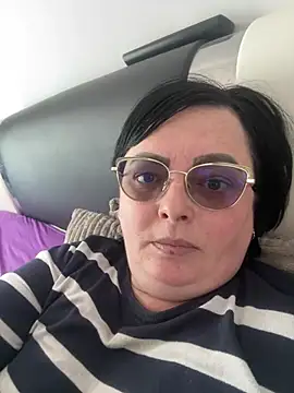 Amandamuller1982 online show from 9, 3, 2025