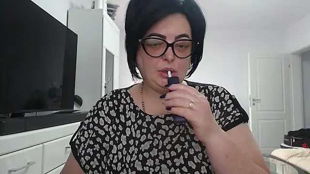 Snapshot of Amandamuller1982 chatting on 8, 7, 2026 Amandamuller1982 online show from 8, 7, 2026