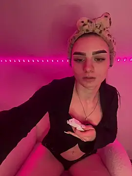 AdelinaAlia online show from 4, 3, 2026