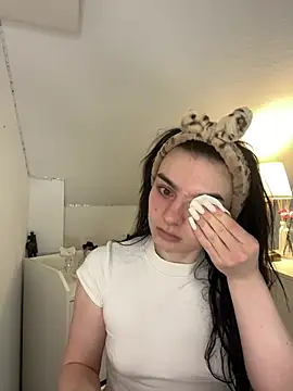 Snapshot of AdelinaAlia chatting on 28, 4, 2026 AdelinaAlia online show from 28, 4, 2026