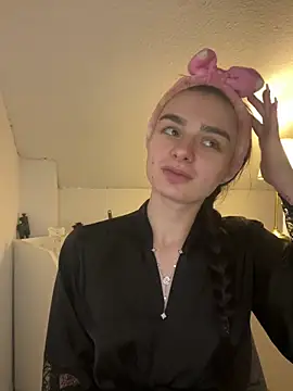Snapshot of AdelinaAlia chatting on 17, 5, 2026 AdelinaAlia online show from 17, 5, 2026