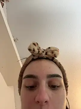 AdelinaAlia online show from 15, 4, 2026