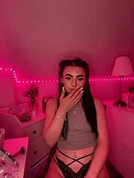 Snapshot of AdelinaAlia chatting on 18, 9, 2025 AdelinaAlia online show from 18, 9, 2025
