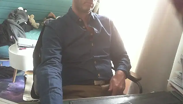 shyfrenchcock1 online show from 31, 10, 2025