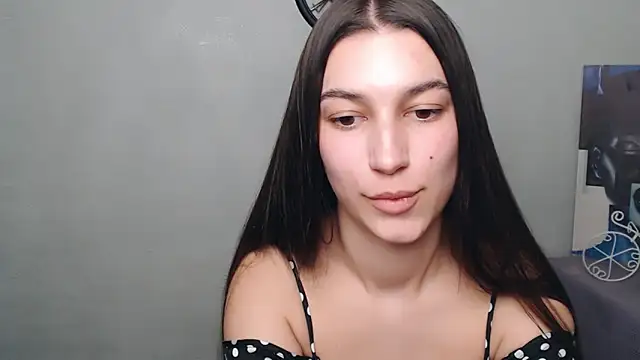 KarolinaRosse  online show from 14, 3, 2025