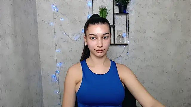 KarolinaRosse  online show from 10, 3, 2025