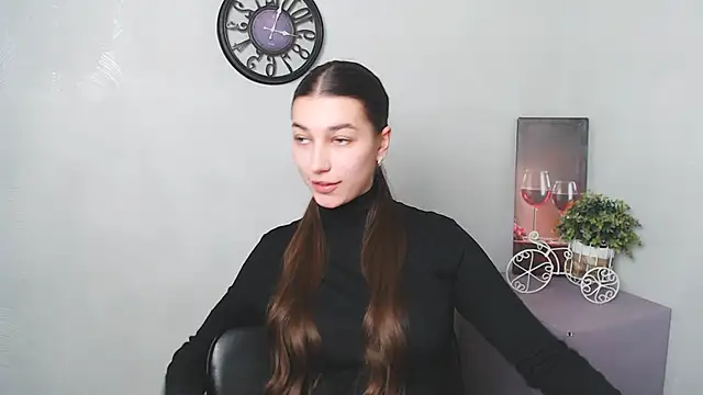 KarolinaRosse  online show from 13, 2, 2025