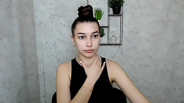 KarolinaRosse  online show from 23, 3, 2025