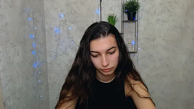 KarolinaRosse  online show from 26, 2, 2025