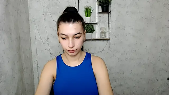KarolinaRosse  online show from 16, 3, 2025
