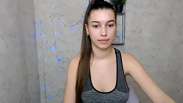 KarolinaRosse  online show from 18, 3, 2025