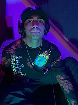 Snapshot of SkinnyHot444 chatting on 15, 1, 2025 SkinnyHot444 online show from 15, 1, 2025