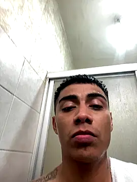 Snapshot of SkinnyHot444 chatting on 4, 10, 2025 SkinnyHot444 online show from 4, 10, 2025