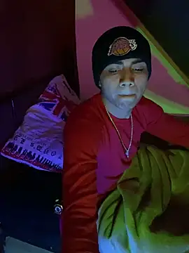 Snapshot of SkinnyHot444 chatting on 8, 1, 2025 SkinnyHot444 online show from 8, 1, 2025