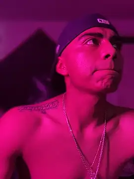 Snapshot of SkinnyHot444 chatting on 6, 12, 2024 SkinnyHot444 online show from 6, 12, 2024