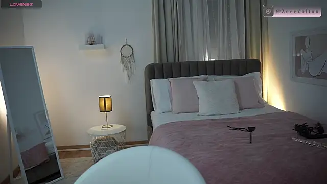 Snapshot of ZoeeZolton chatting on 21, 3, 2025 ZoeeZolton online show from 21, 3, 2025