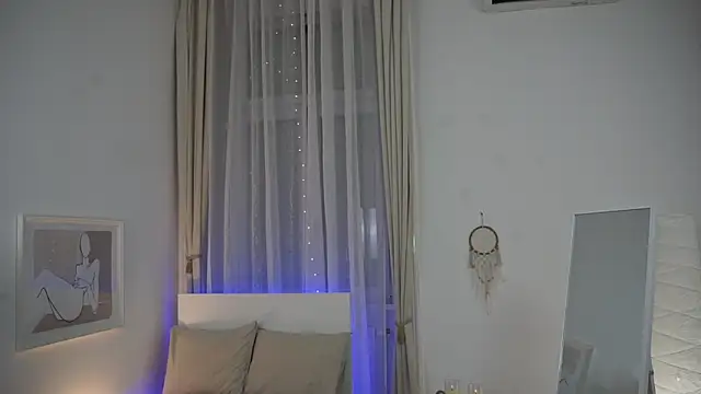 Snapshot of ZoeeZolton chatting on 13, 2, 2025 ZoeeZolton online show from 13, 2, 2025