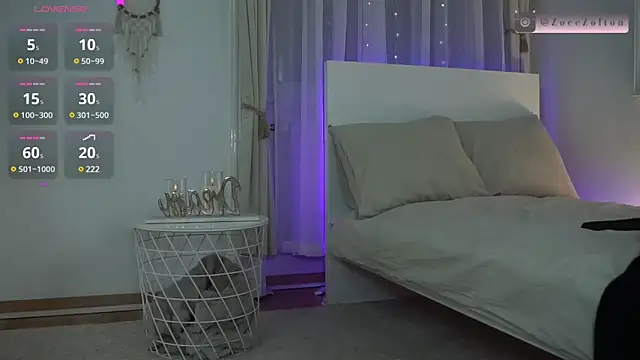 Snapshot of ZoeeZolton chatting on 23, 2, 2025 ZoeeZolton online show from 23, 2, 2025