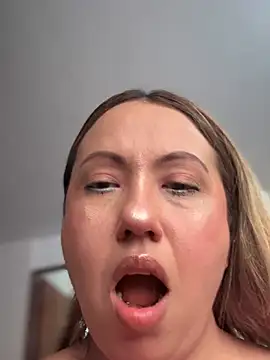 VIOLETA-25  online show from 5, 3, 2026