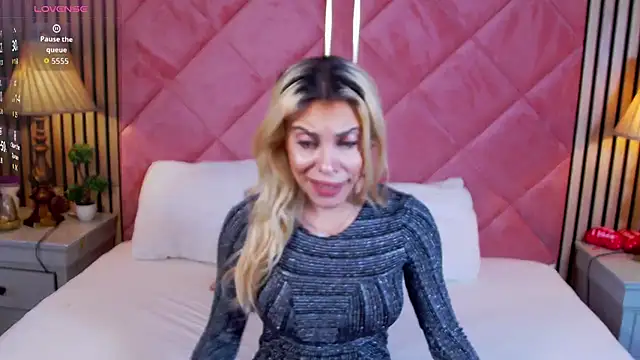 LaraAddison online show from 26, 9, 2025