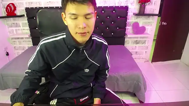 Zafiro Chizuy online show from 11, 12, 2024