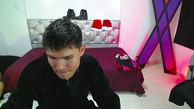 Zafiro Chizuy online show from 9, 12, 2024