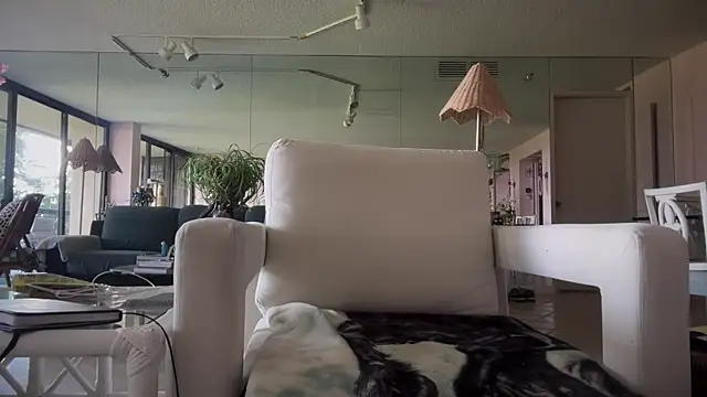 Youngjoshy online show from 12, 11, 2025