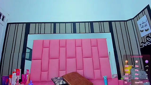 Ashleimoss online show from 13, 3, 2025