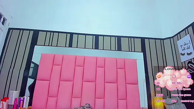 Ashleimoss online show from 27, 2, 2025