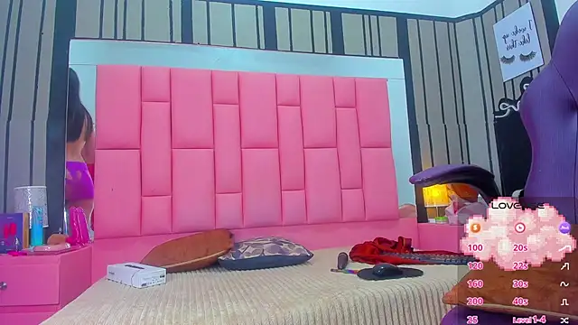 Ashleimoss online show from 1, 3, 2025