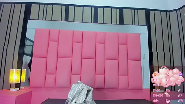 Ashleimoss online show from 10, 2, 2025