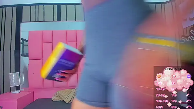 Ashleimoss online show from 1, 3, 2025