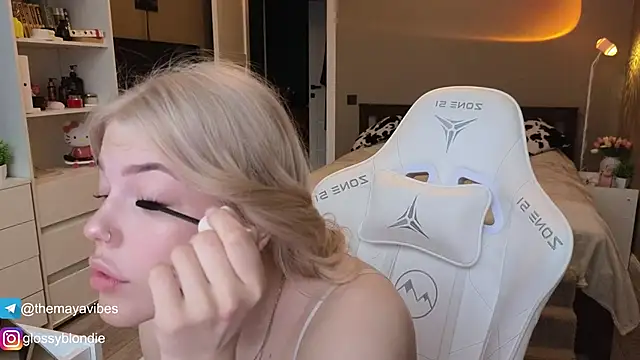 Maya Rave online show from 6, 4, 2026