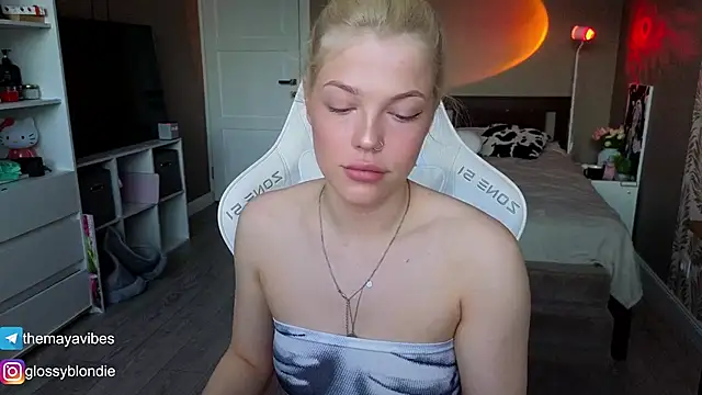 Maya Rave online show from 21, 4, 2026