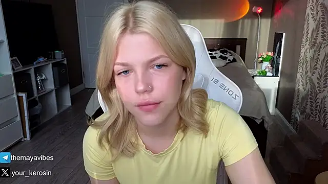 Snapshot of Maya_Rave chatting on 7, 5, 2026 Maya Rave online show from 7, 5, 2026