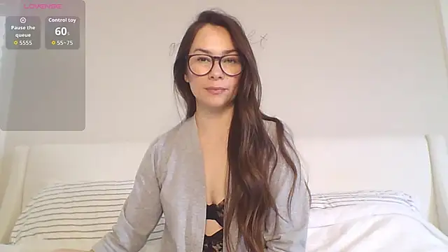 mixedasiangirl online show from 8, 5, 2026