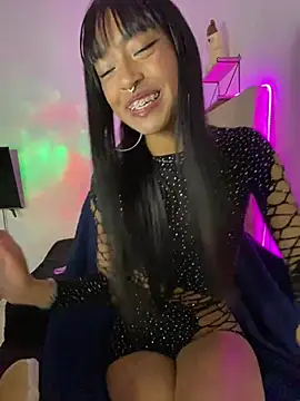 bonnie 18x online show from 25, 2, 2025