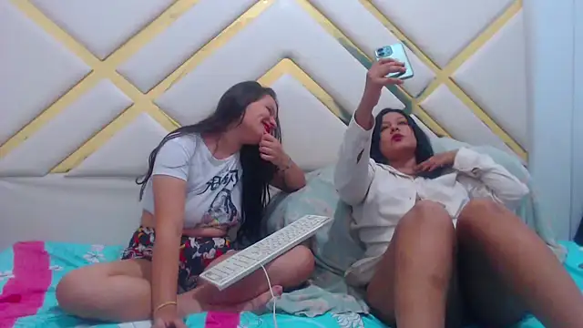 Snapshot of emily_69_porno chatting on 27, 11, 2025 emily 69 porno online show from 27, 11, 2025