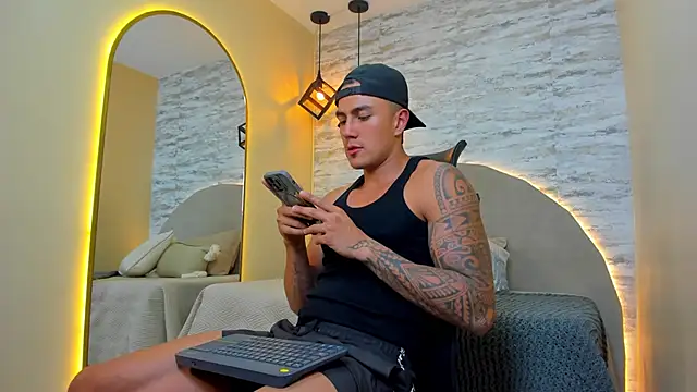 Aron Bolt online show from 14, 11, 2025