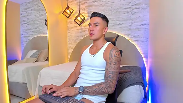 Aron Bolt online show from 2, 11, 2025