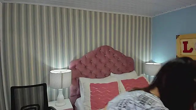 HazelMoret online show from 26, 2, 2025