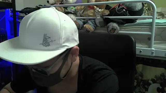 Snapshot of Owl1216 chatting on 12, 12, 2024 Owl1216 online show from 12, 12, 2024