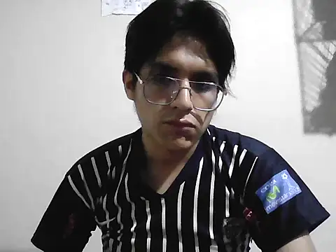 Snapshot of HardDick2 chatting on 8, 5, 2026 HardDick2 online show from 8, 5, 2026