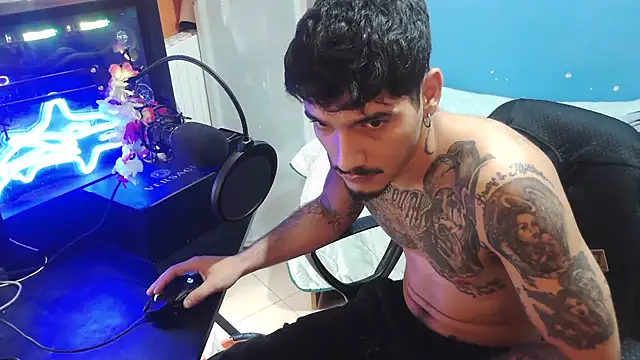 Badboyi1997 online show from 15, 10, 2025