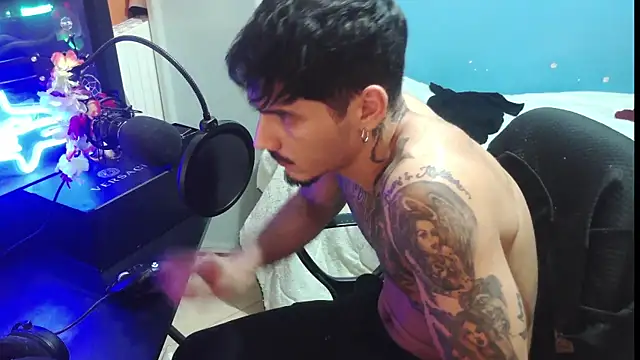 Badboyi1997 online show from 15, 10, 2025