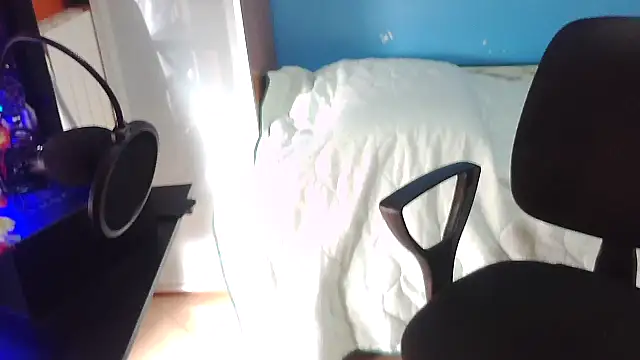 Badboyi1997 online show from 17, 10, 2025